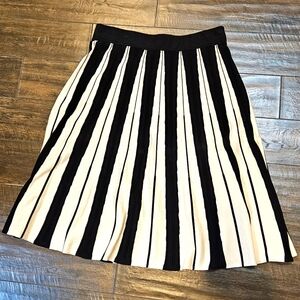 NWT Cato Khaki and Black Pleated Midi Skirt (18/20)
